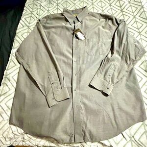 NWT- Gold Label Roundtree & Yorke Non-Iron Long Sleeve Solid Twill Sport Shirt